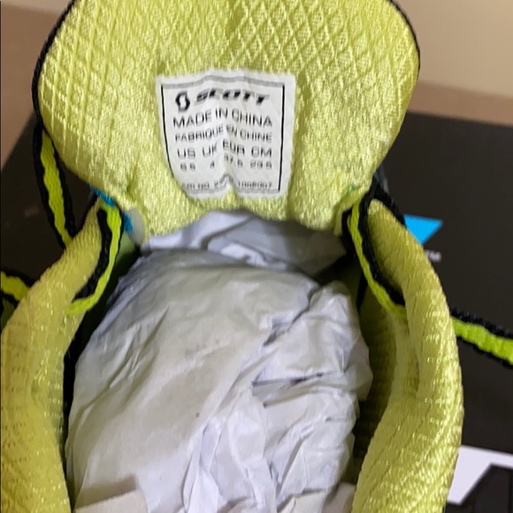 Scott sneakers - Picture 4 of 6